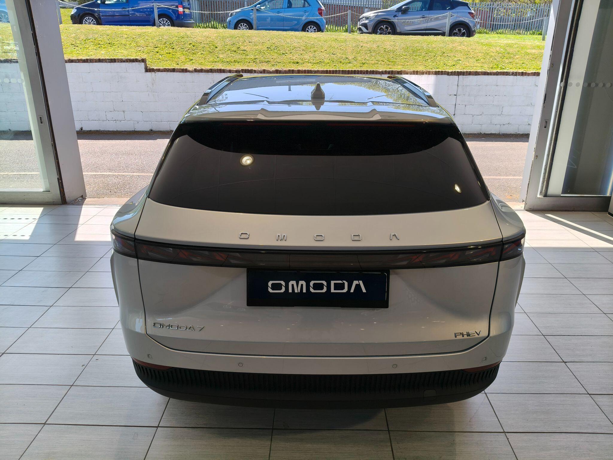 Large vehicle image